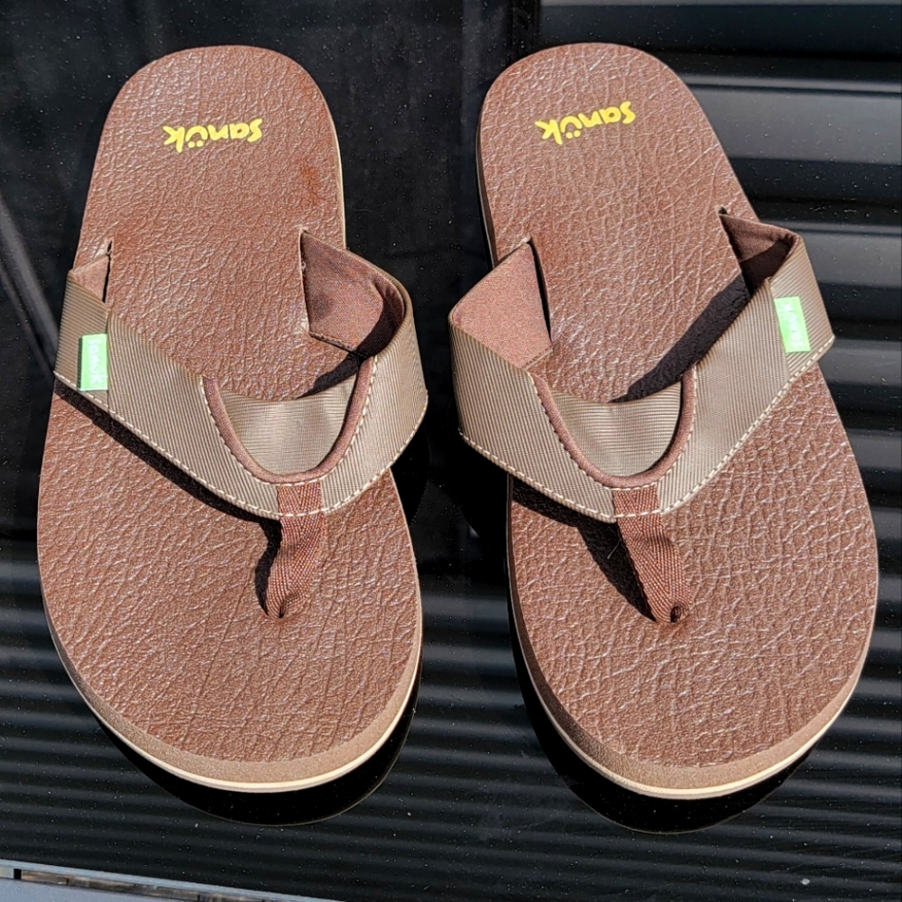 Sanuk Beer Cozy Primo Youth Sz 6/ Brown Flip Flops Sandals Yoga Mat Soft Cushion